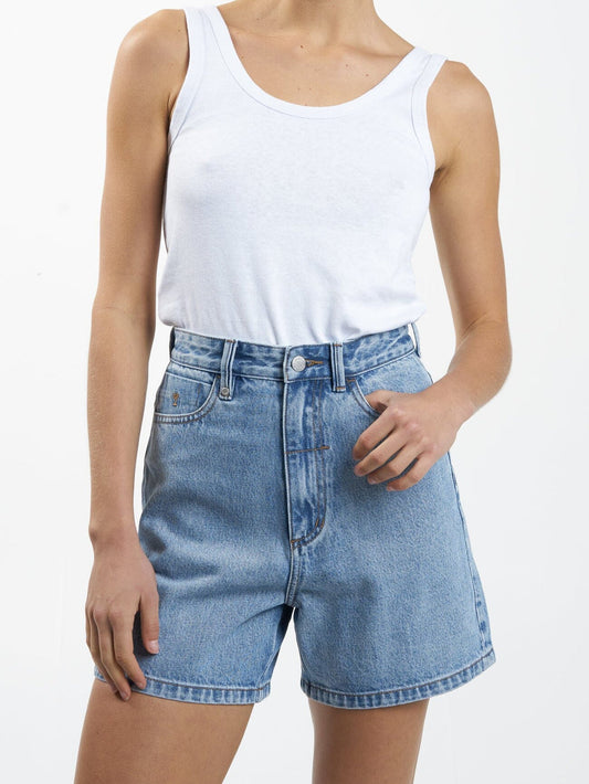 A vintage-inspired fit in a timeless wash, this Koko Short in Vintage Timeworn Blue is ready to update your style. With a high-rise waist, flared hems and a classic silhouette, it's an instant favorite for laidback and casual days. 100% Organic Cotton.