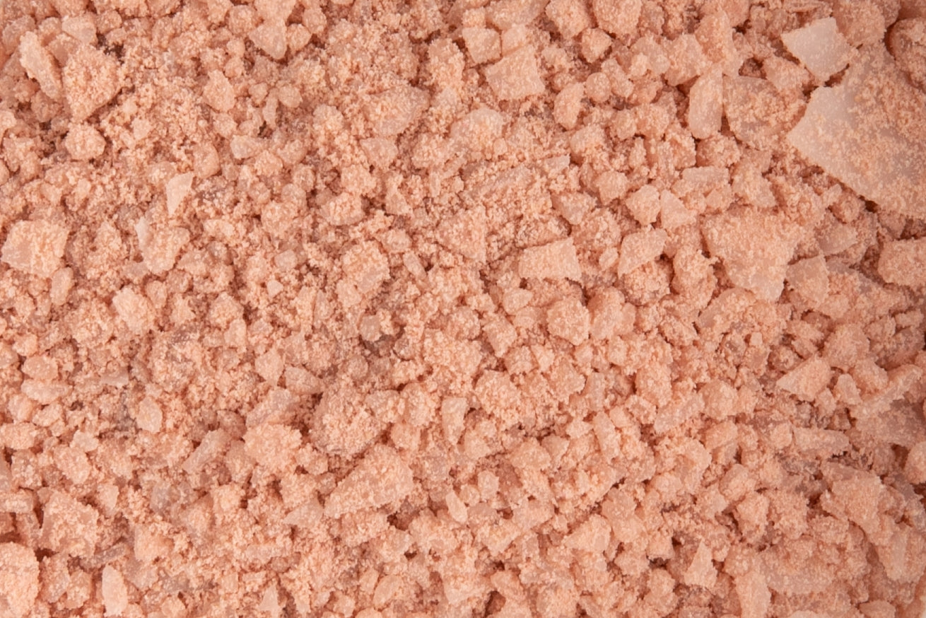 All natural mineral bath soak made with an enchanting mix of ancient ingredients with a rich aroma that rejuvenates your senses.