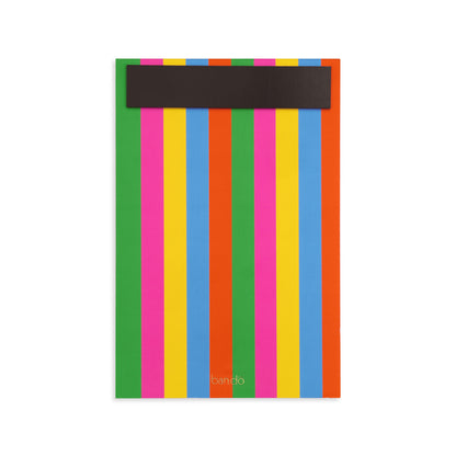 Meal planning can save time and brainpower! This shopping list features a magnetic back and 52 perforated pages.