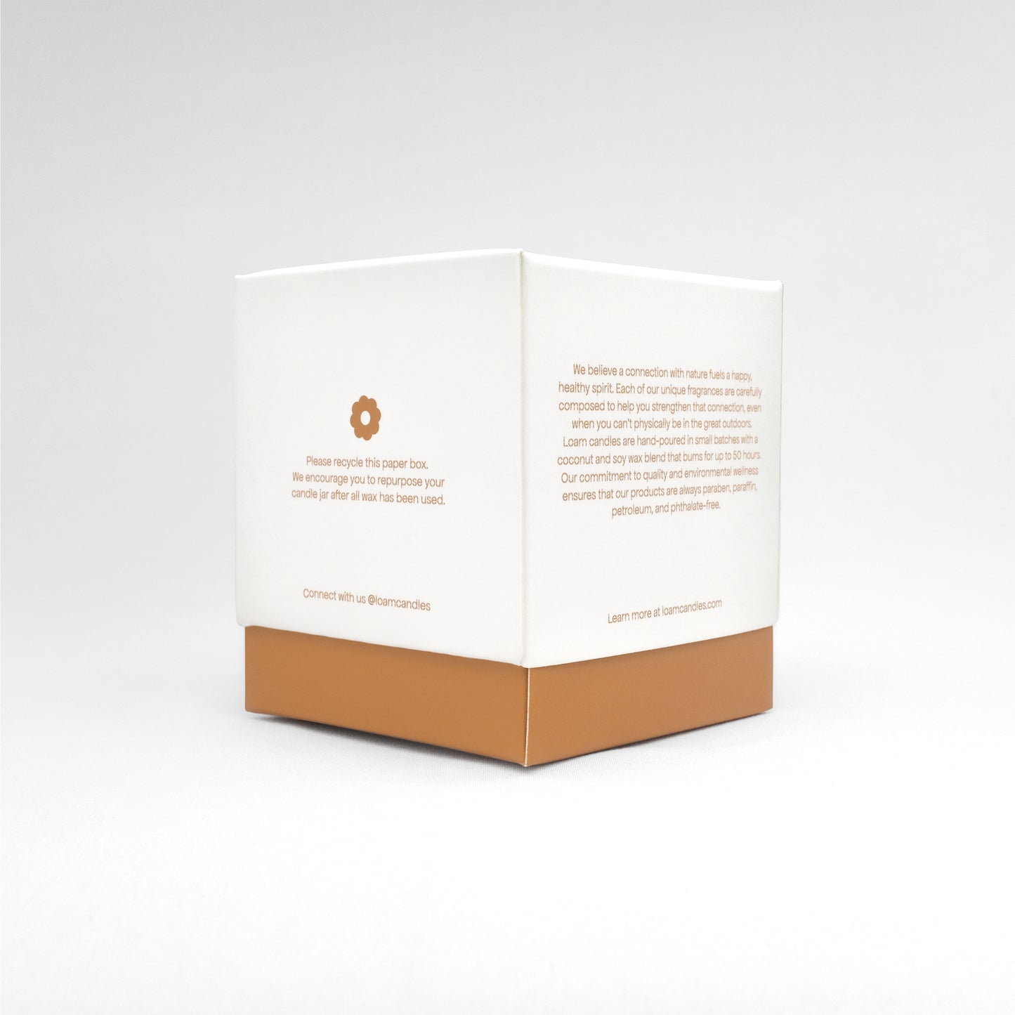 loam Weekend Cabin Candle