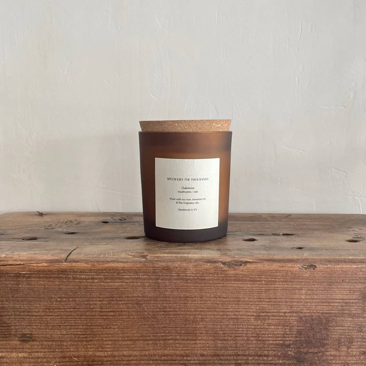 This hand poured candle is earthy and musky with damp mossy green notes and a touch of woodiness.