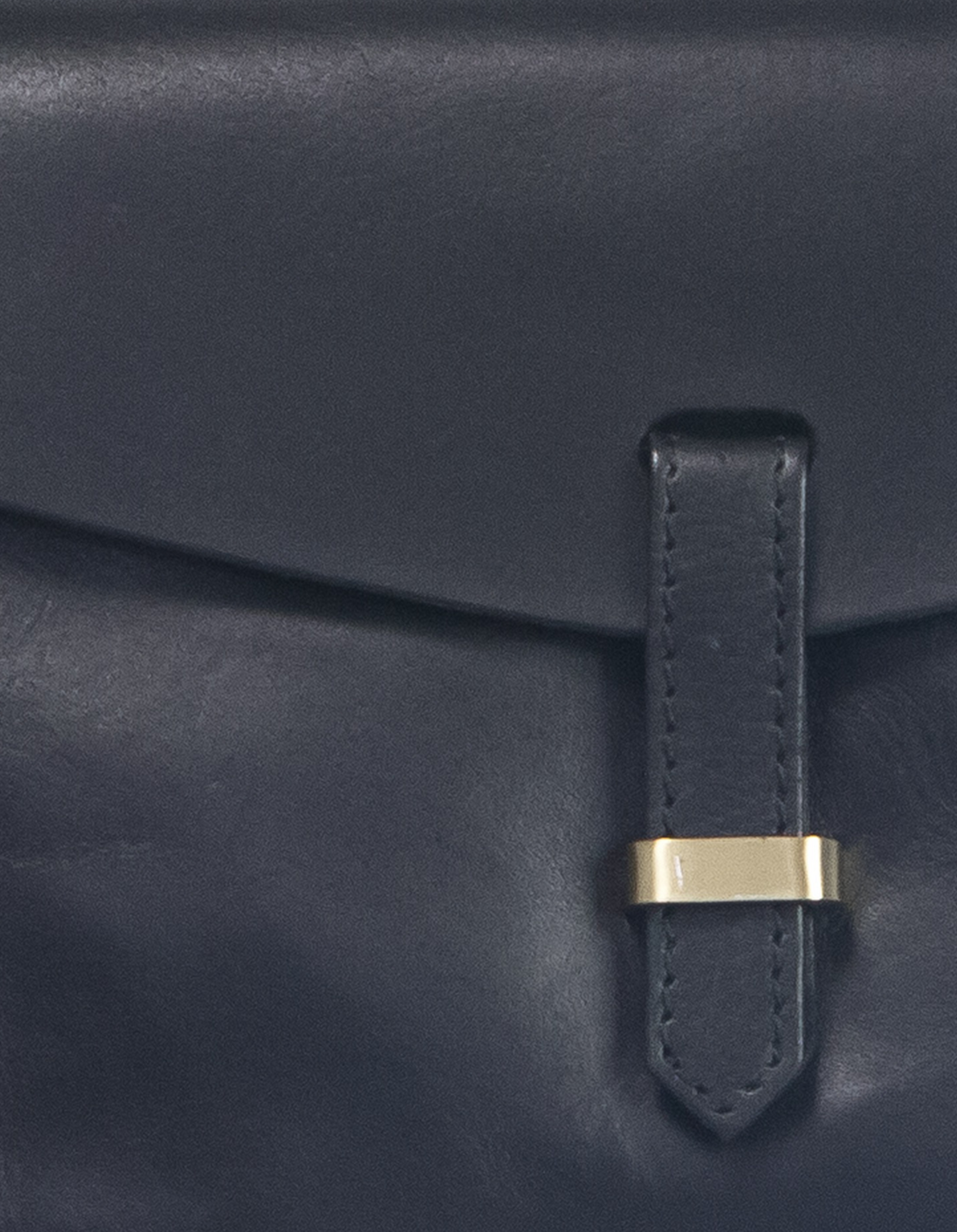 This elegant crossbody bag is a classic flap bag fitted with a beautiful strap closure. She’s as perfect as an evening purse as she is handy for all your daytime essentials. Modern in style and practical in function, the Ally Bag has one spacious main compartment that contains enough space for all your essentials.
