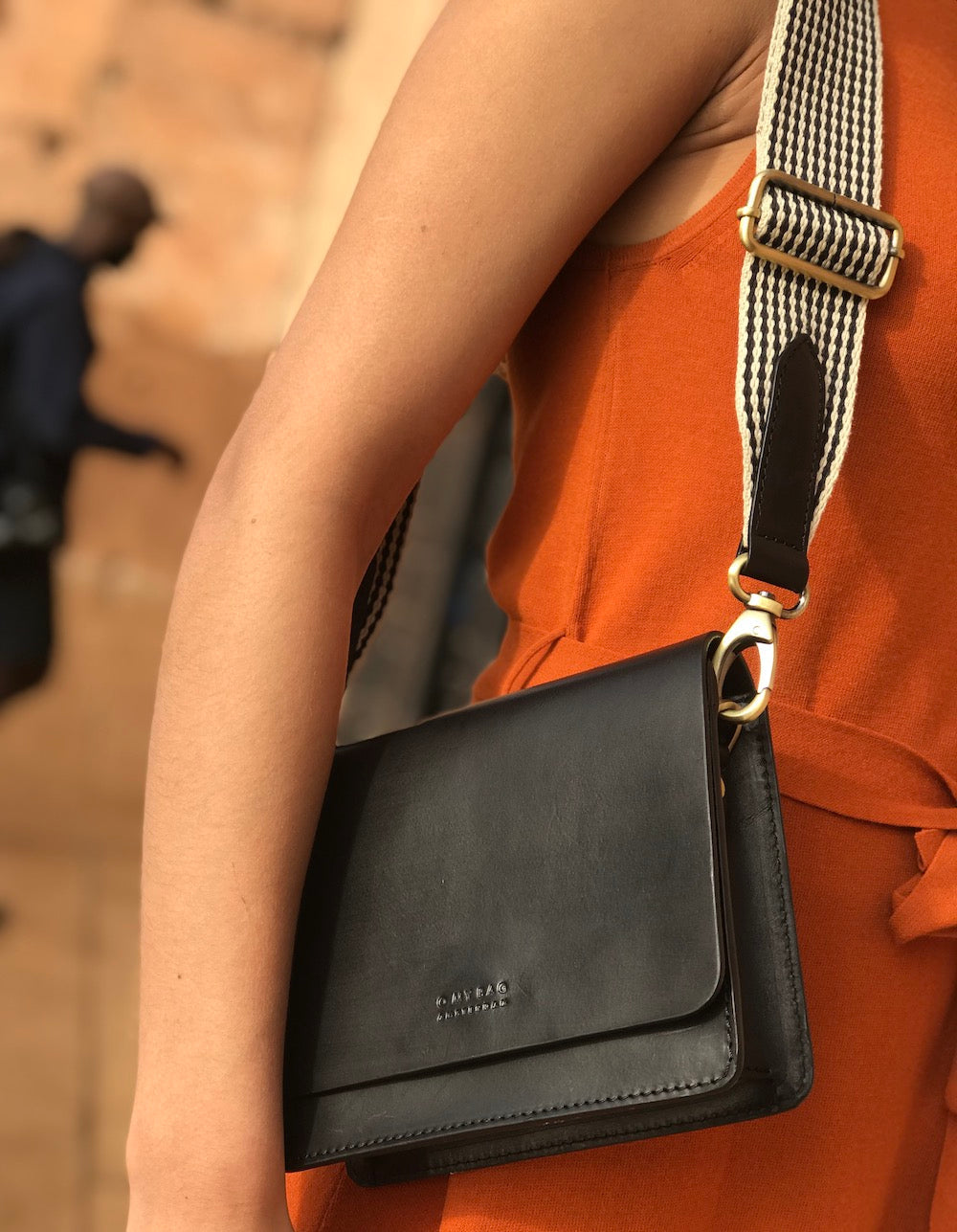 O My Bag's classic Audrey Mini is back, and she’s now available in Apple Leather! Introducing their new vegan material made from apple waste. Just like the original design, the exterior feels and behaves like classic leather, in fact, it’s hard to tell the difference! Made in India.