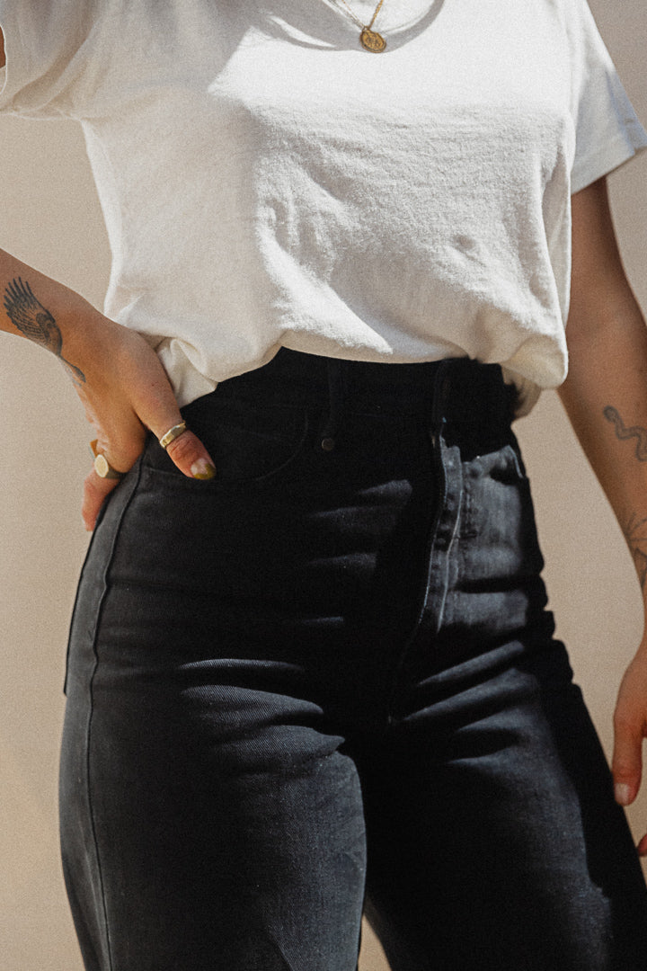 The Holly Jean is a super flattering, easy wear with a high waist, and wide legs. A basic staple for any wardrobe! Made with 100% Organic Cotton and design in Byron Bay, Australia.