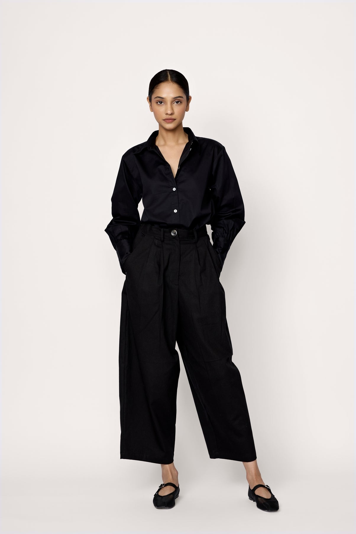 laude boyfriend pant / Introducing the versatile Workwear-Inspired pleated front Boyfriend Trouser, crafted from organic cotton twill for everyday comfort and style.

Designed with a tailored waistband, convenient side pockets, and a sleek zip, this trouser merges functionality with sophistication.
