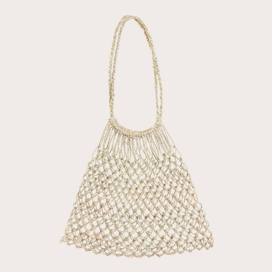 Handwoven from chupon in Patagonia, Chile by two women artisans. We love to use this bag for a day at the beach or a trip to the farmers market, or even as decor in the home.