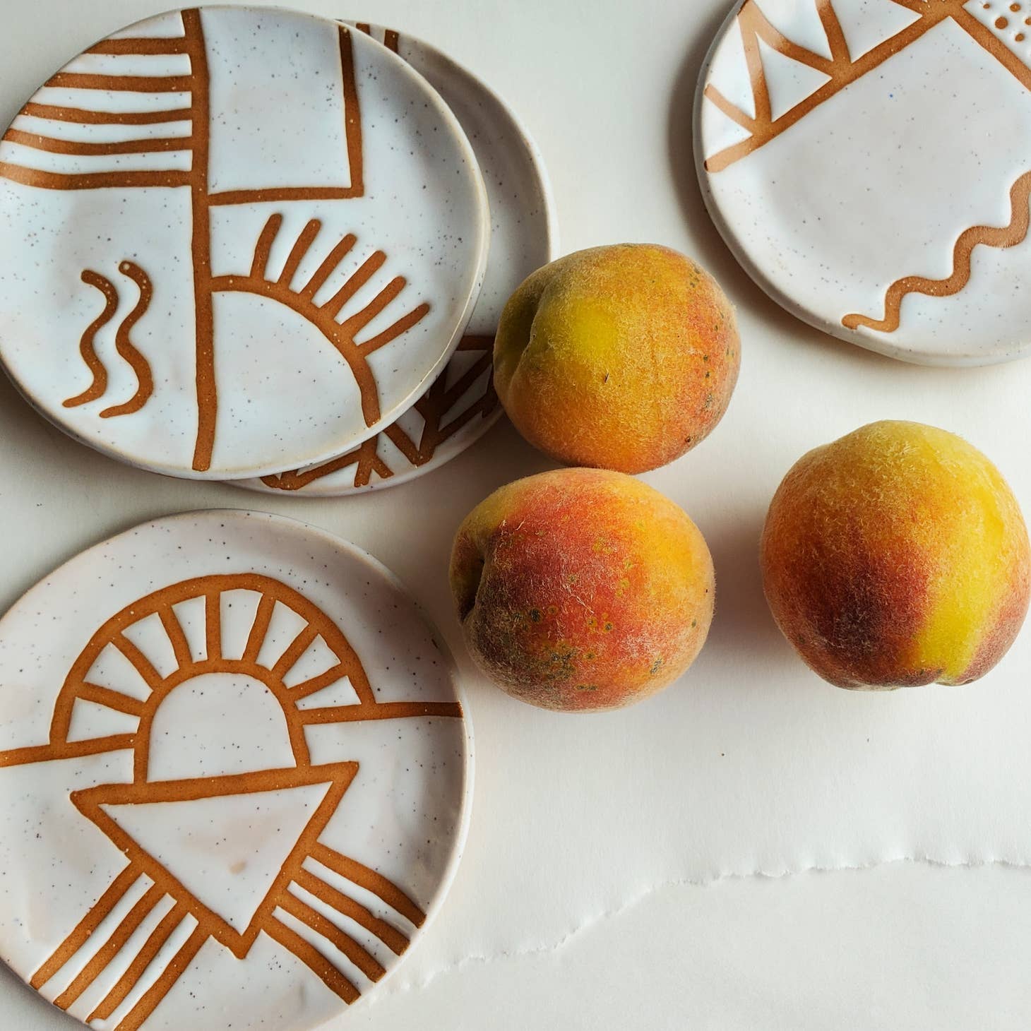 Enjoy your breakfast and snacks on these unique little dishes.  Also suitable for your last clove of garlic, a tealight, your precious jewels, or that late night brownie.