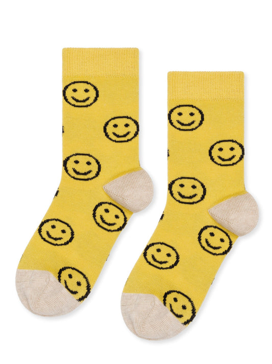 hansel from basel mini emoji kids crew socks / Smile! We just had to make a kid’s version of our favorite women’s design with cute little happy faces. Made in Portugal at a small family-run factory that operates entirely on renewable energy.