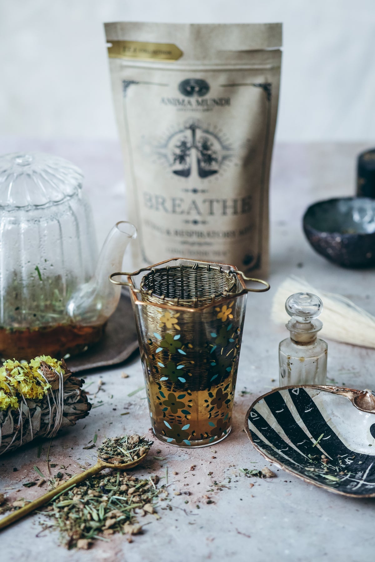 anima mundi breathe tea / Maintaining lung health is crucial due to the potentially damaging results of toxic fumes, or trauma due to the current world events. This herbal tea blend is packed with antioxidants & antimicrobial properties to support respiratory health.