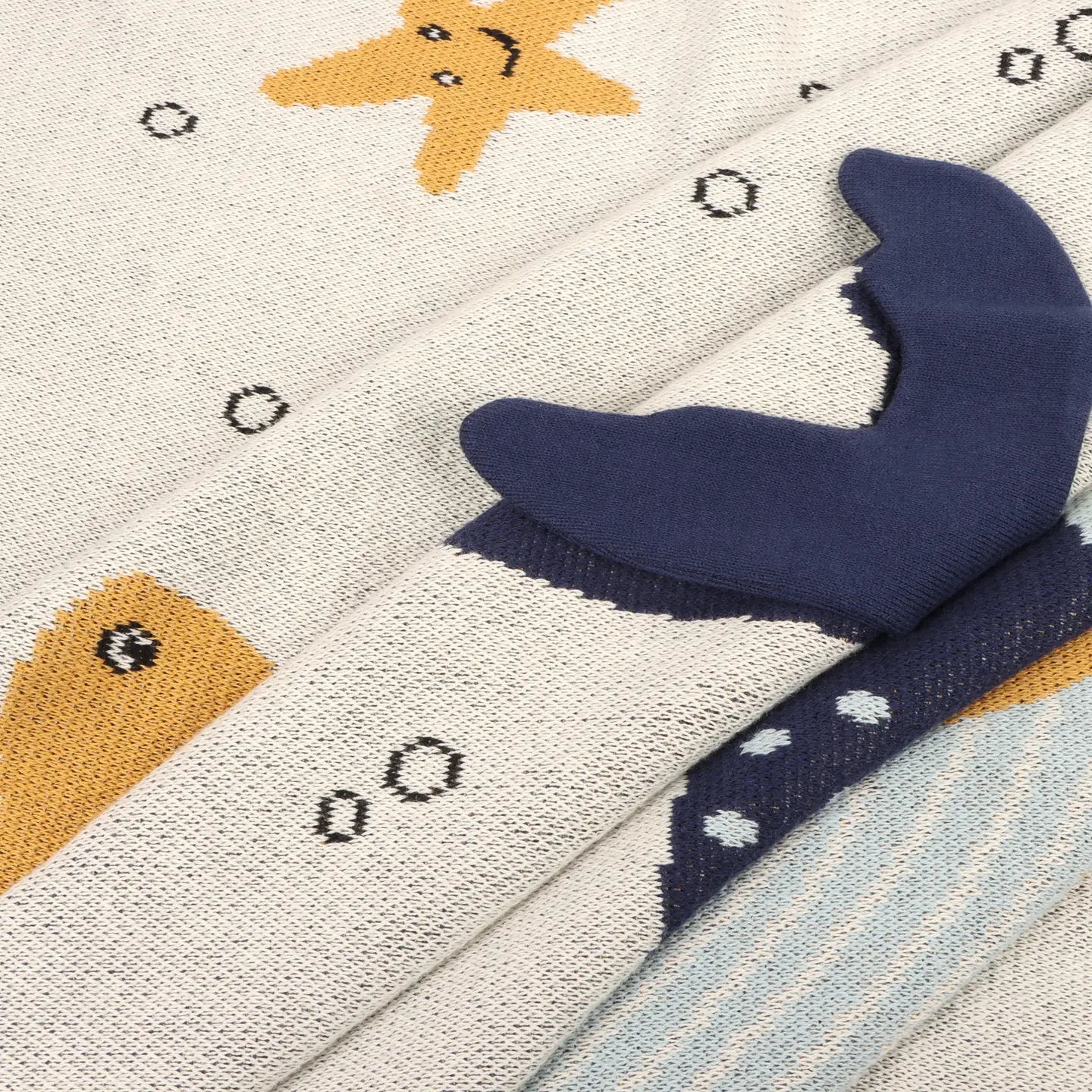 Organic cotton whale-themed baby blanket