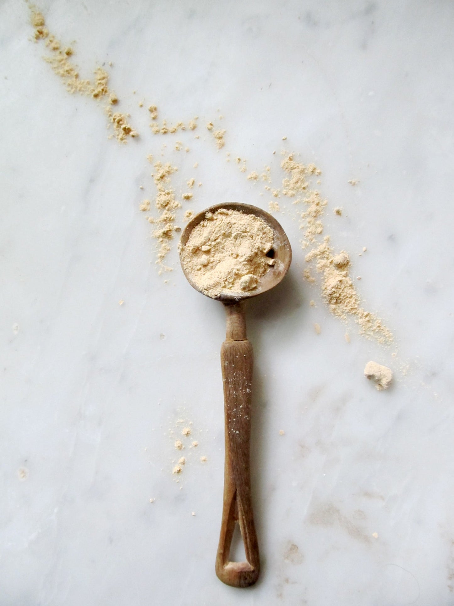 anima mundi / Qi, meaning life force, is composed of nutritive roots, herbs and seeds rich in phytonutrients and essential polysaccharides. The adaptogenic herbs such as Ashwagandha, Astragalus and Maca are traditionally used to support the adrenals, assist in recovery of exhaustion, and protect from oxidative stress.*