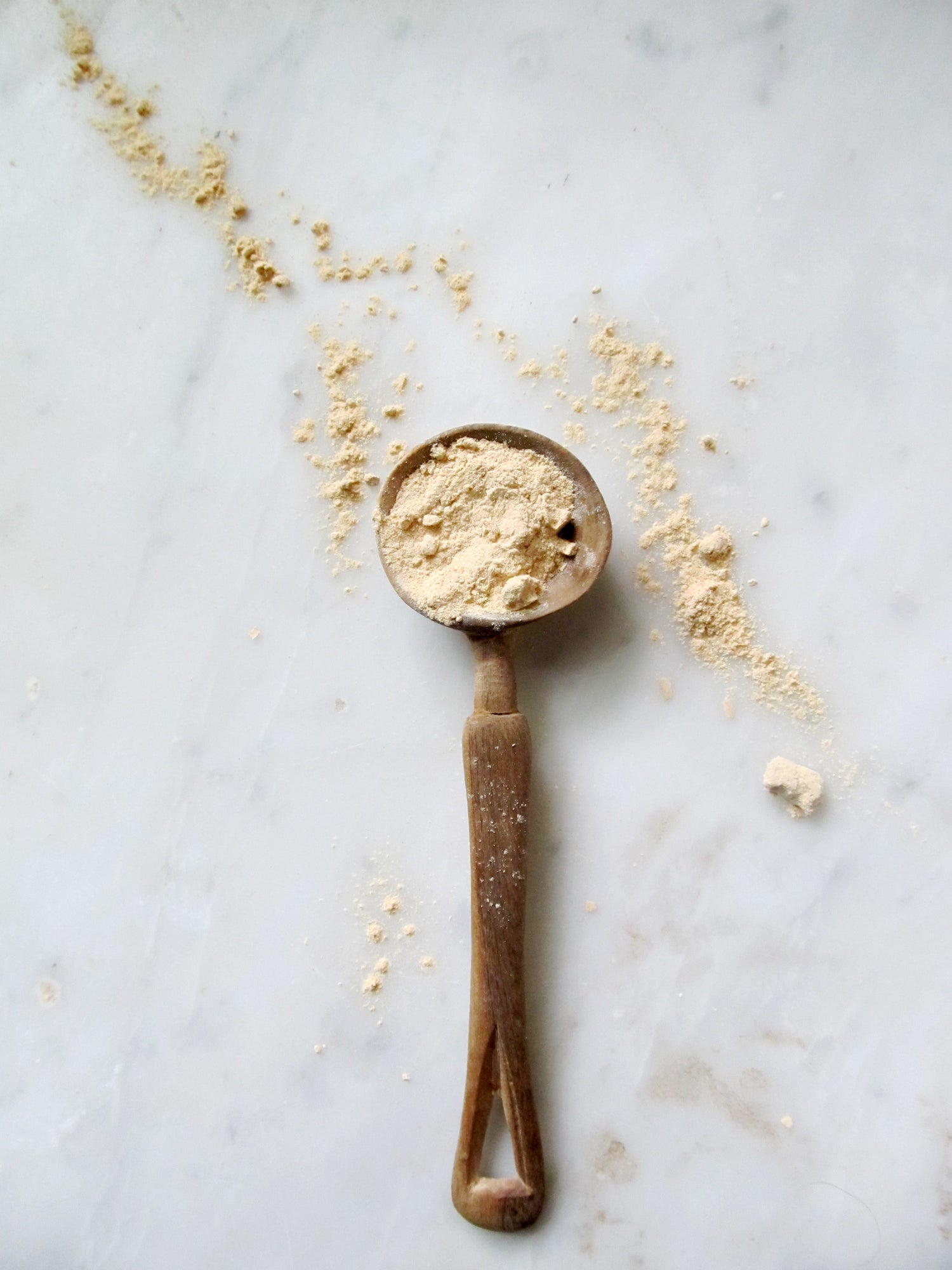 anima mundi / Qi, meaning life force, is composed of nutritive roots, herbs and seeds rich in phytonutrients and essential polysaccharides. The adaptogenic herbs such as Ashwagandha, Astragalus and Maca are traditionally used to support the adrenals, assist in recovery of exhaustion, and protect from oxidative stress.*