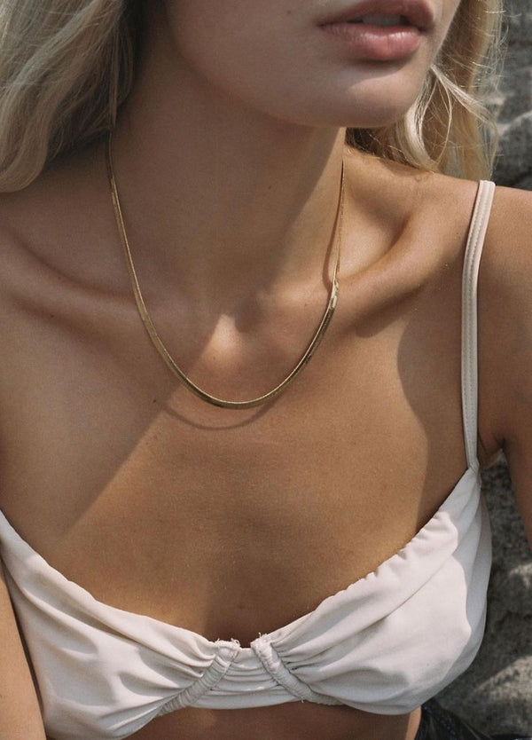 Classic and timeless, the Kay Necklace is an elegant and minimal textured thick gold chain