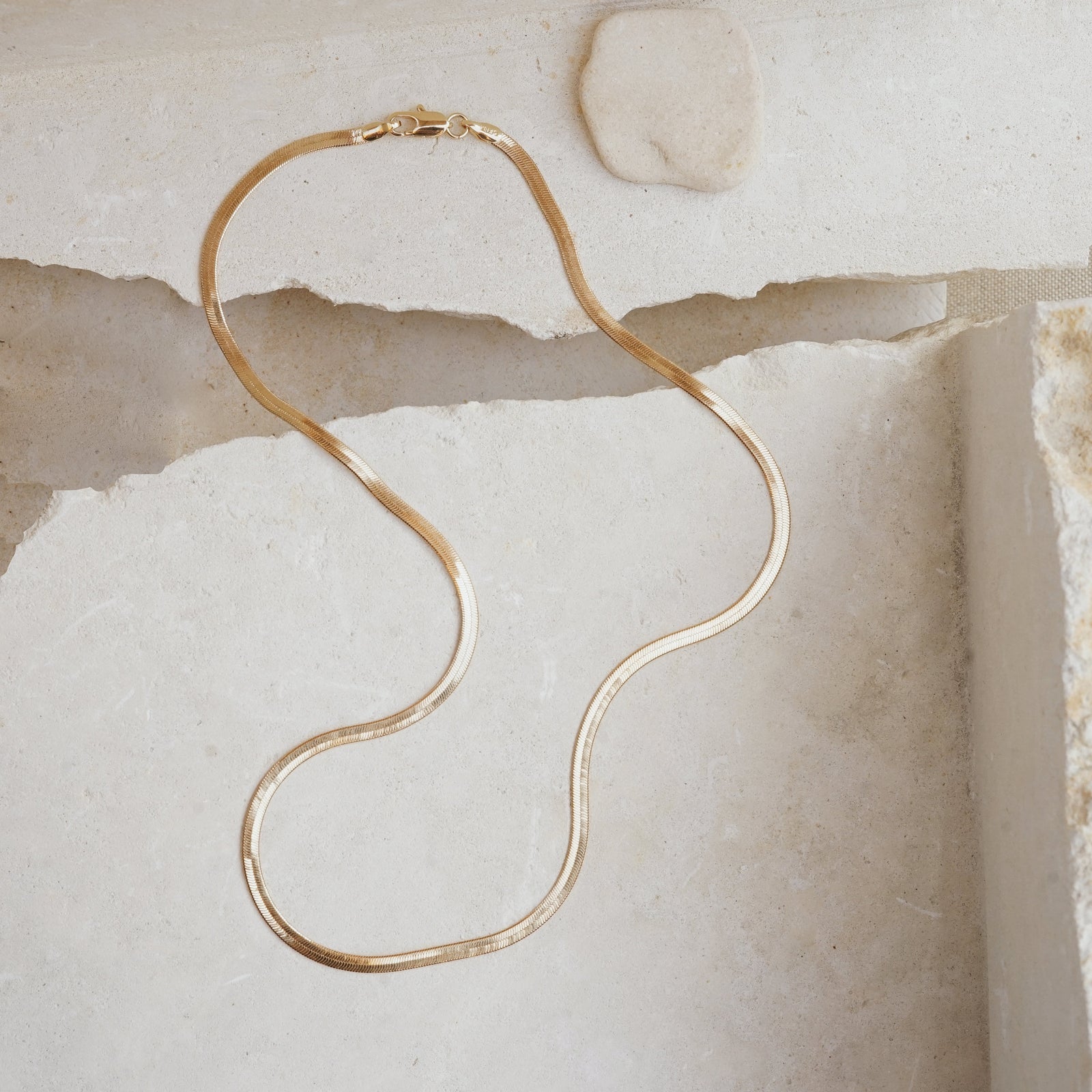 Classic and timeless, the Kay Necklace is an elegant and minimal textured thick gold chain