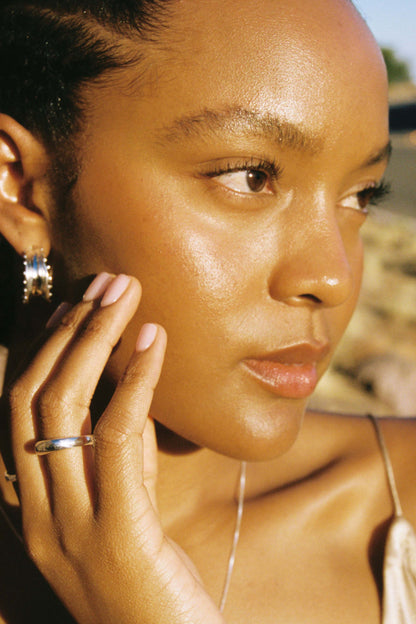 Moneh Brisel Glow Ring in brass