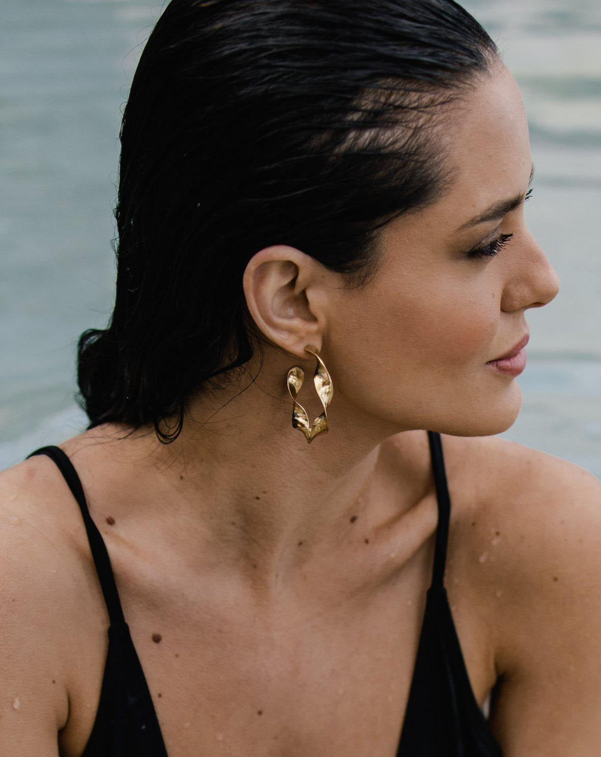 Dea Dia Thick Twisted Hoops in brass