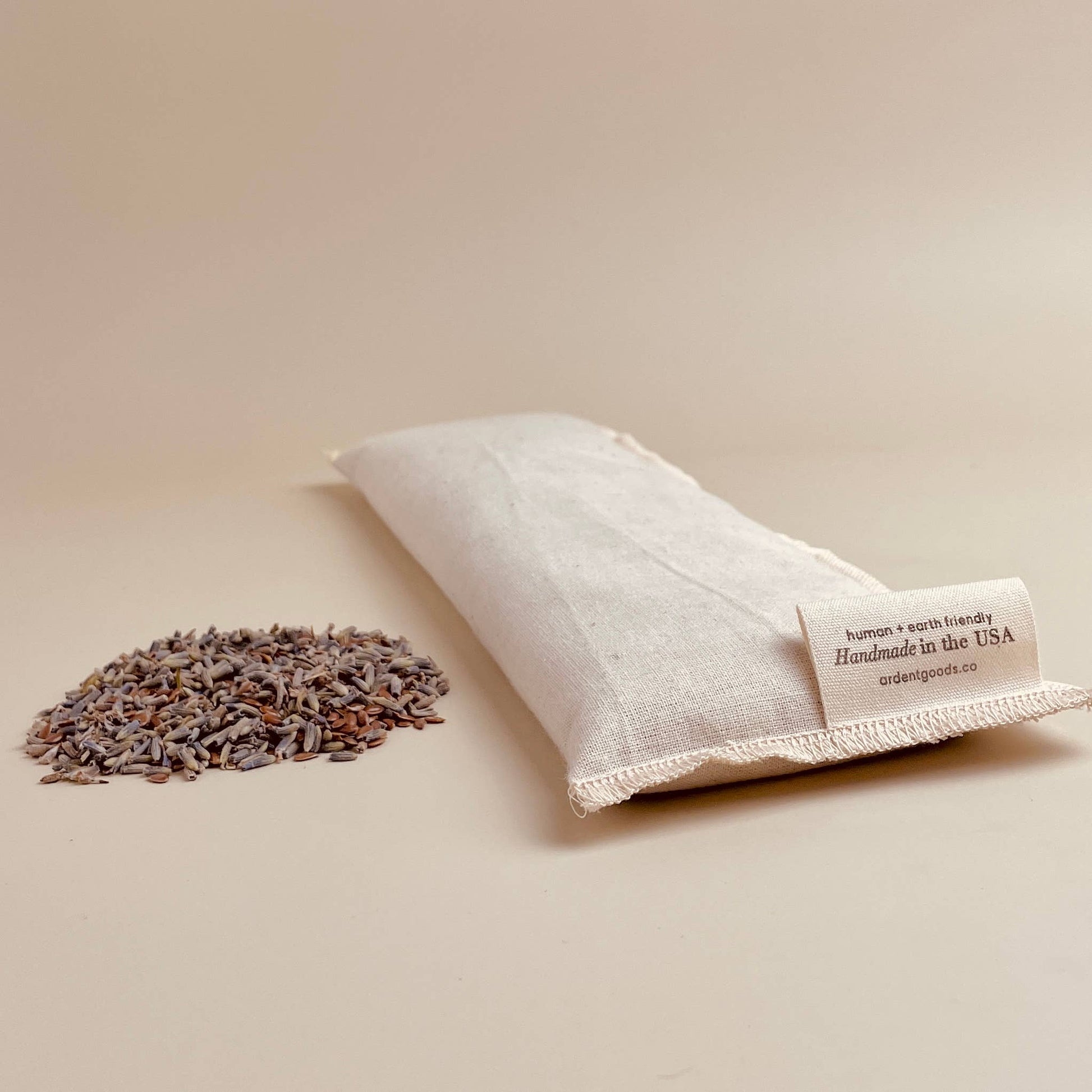 Relax puffy eyes and relieve stress using Ardent Goods handmade lavender eye pillow filled with locally sourced lavender buds and flaxseeds. Natural ingredients help with relaxation without artificial fragrances or synthetic ingredients.