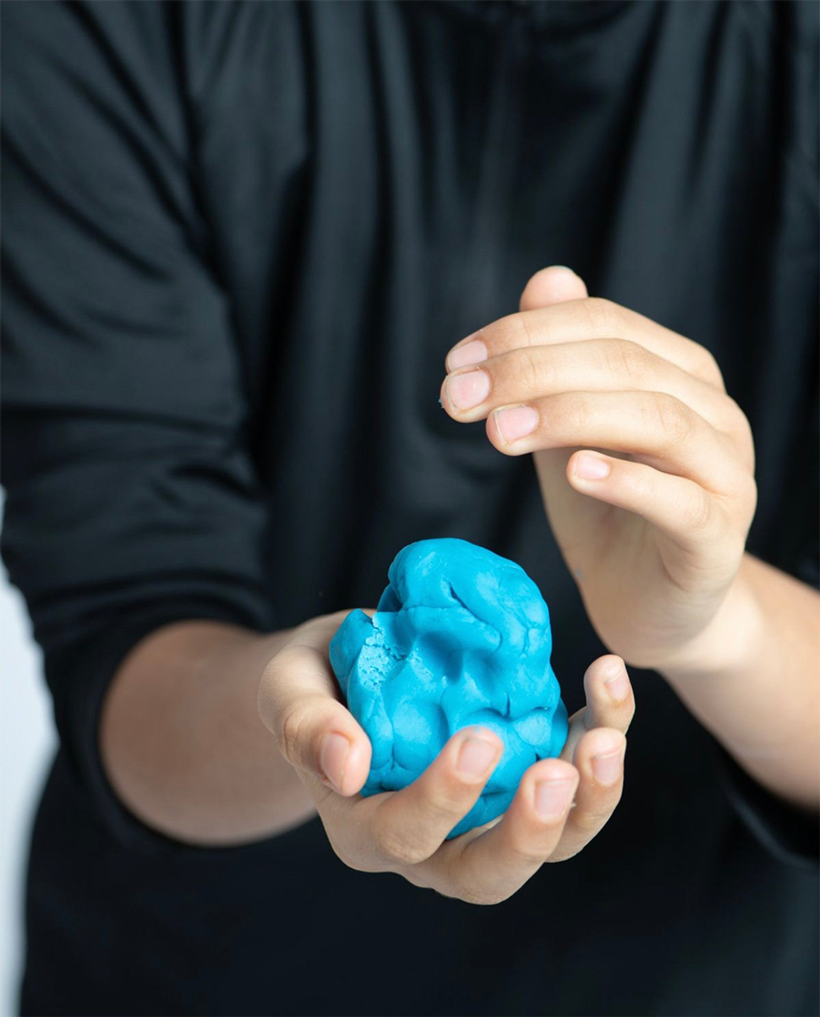 Promote tactile and visual exploration and enjoy the satisfaction and enjoyment of creating over two pounds of plant-based food grade eco dough! No boiling water or cooking required. Set of 5 colors of eco-dough to mix your own.