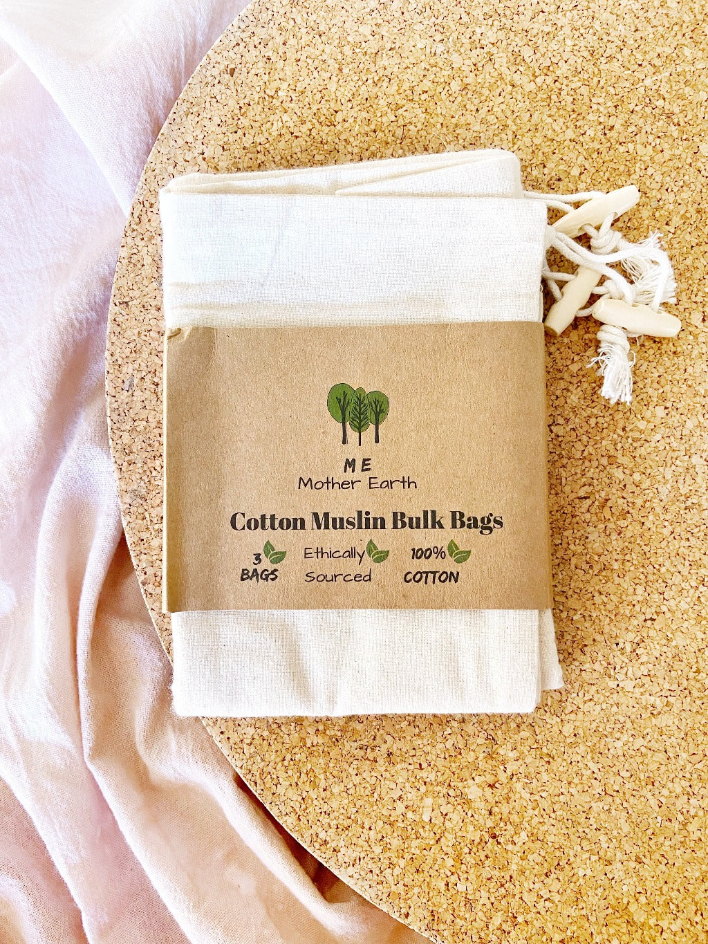 Cotton muslin bulk shopping bags are washable, durable, foldable and reusable for grocery shopping or food storage. 100% cotton and free from any synthetic plastic-based materials such as polyester or nylon. 