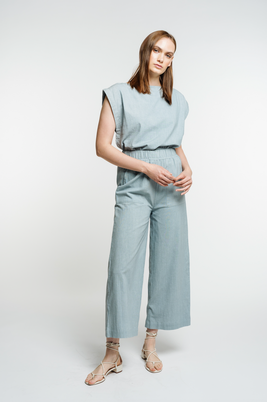 Laude the Label's best-selling pant, complete with a high-waisted fit and cropped, wide-leg. A cool, casual feel courtesy of our luxurious slub cotton fabric. The fully-elastic waistband offers comfort for all-day wear.