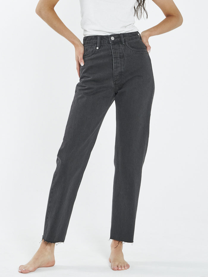 A high rise and cropped leg with a raw edge, these jeans are perfect for any occasion. Wear them super causal or dress them up, you can trust they will see some good times. Sustainably made with 100% Organic Cotton and designed in Byron Bay, Australia.