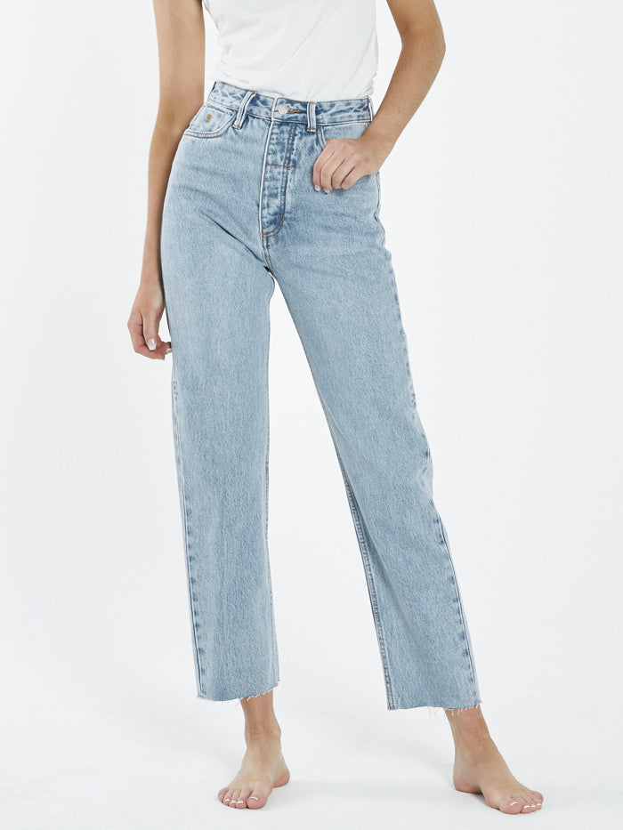A high rise and cropped leg with a raw edge, these jeans are perfect for any occasion. Wear them super causal or dress them up, you can trust they will see some good times. Sustainably made with 100% Organic Cotton and designed in Byron Bay, Australia.