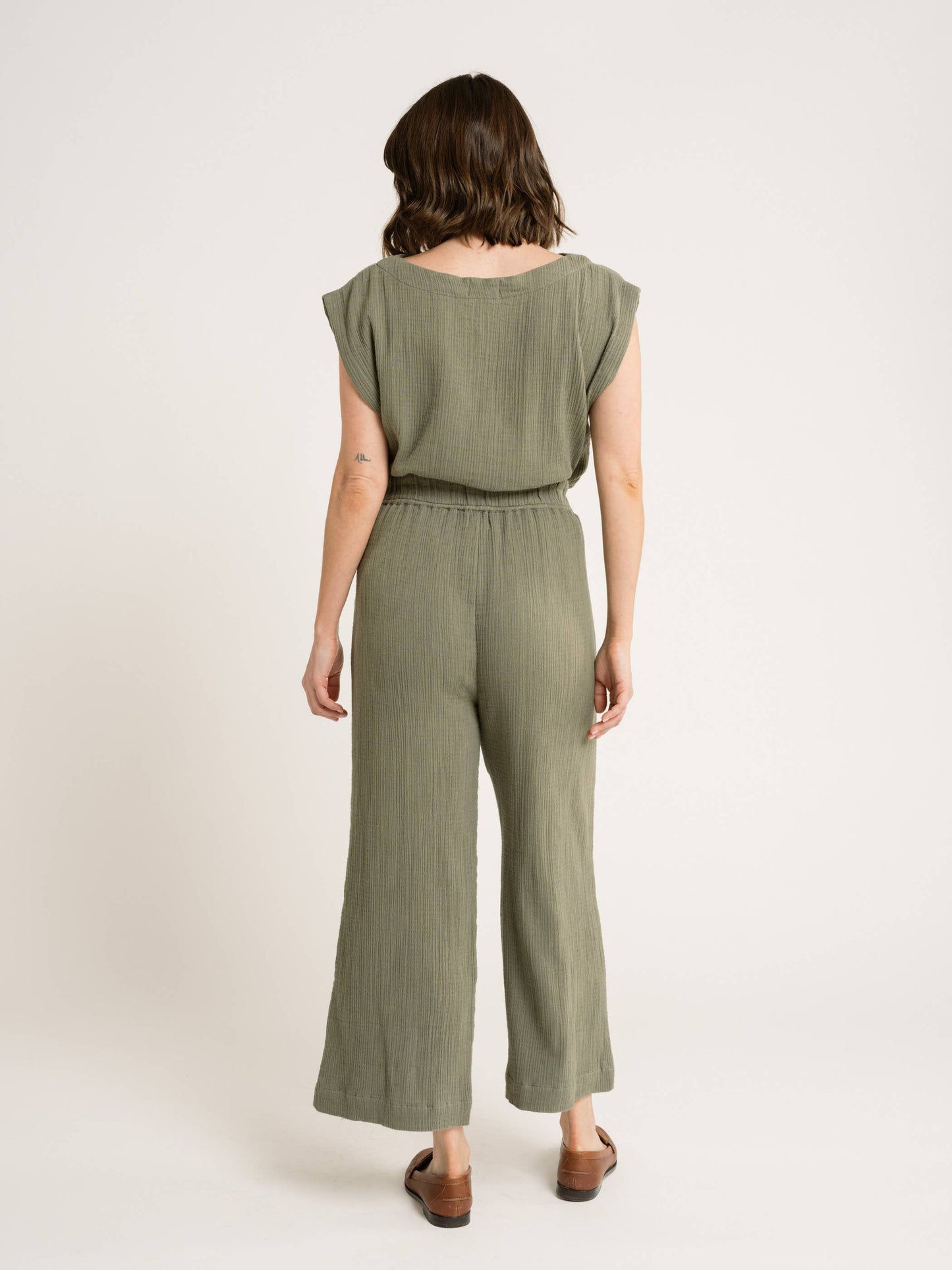 Laude the Label's best-selling pant, complete with a high-waisted fit and cropped, wide-leg. A cool, casual feel courtesy of our luxurious slub cotton fabric. The fully-elastic waistband offers comfort for all-day wear.
