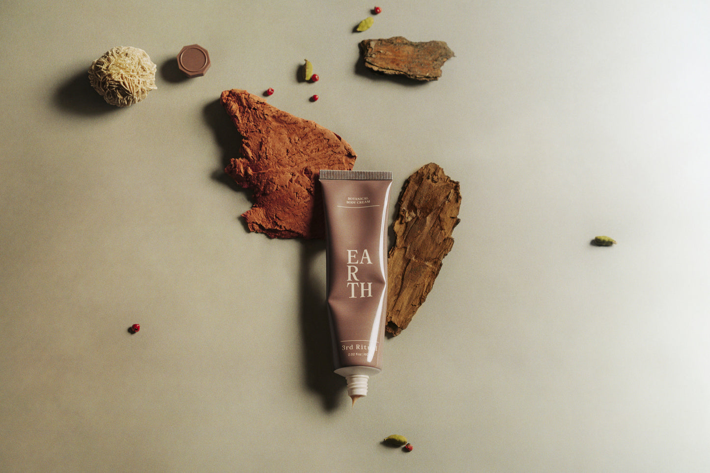 A rich, aromatherapeutic cream by 3rd Ritual // Earth is a grounding blend of vetiver, pink pepper, and rosewood, carried by a rich cream infused with purifying neem extract and Kaolin clay. 