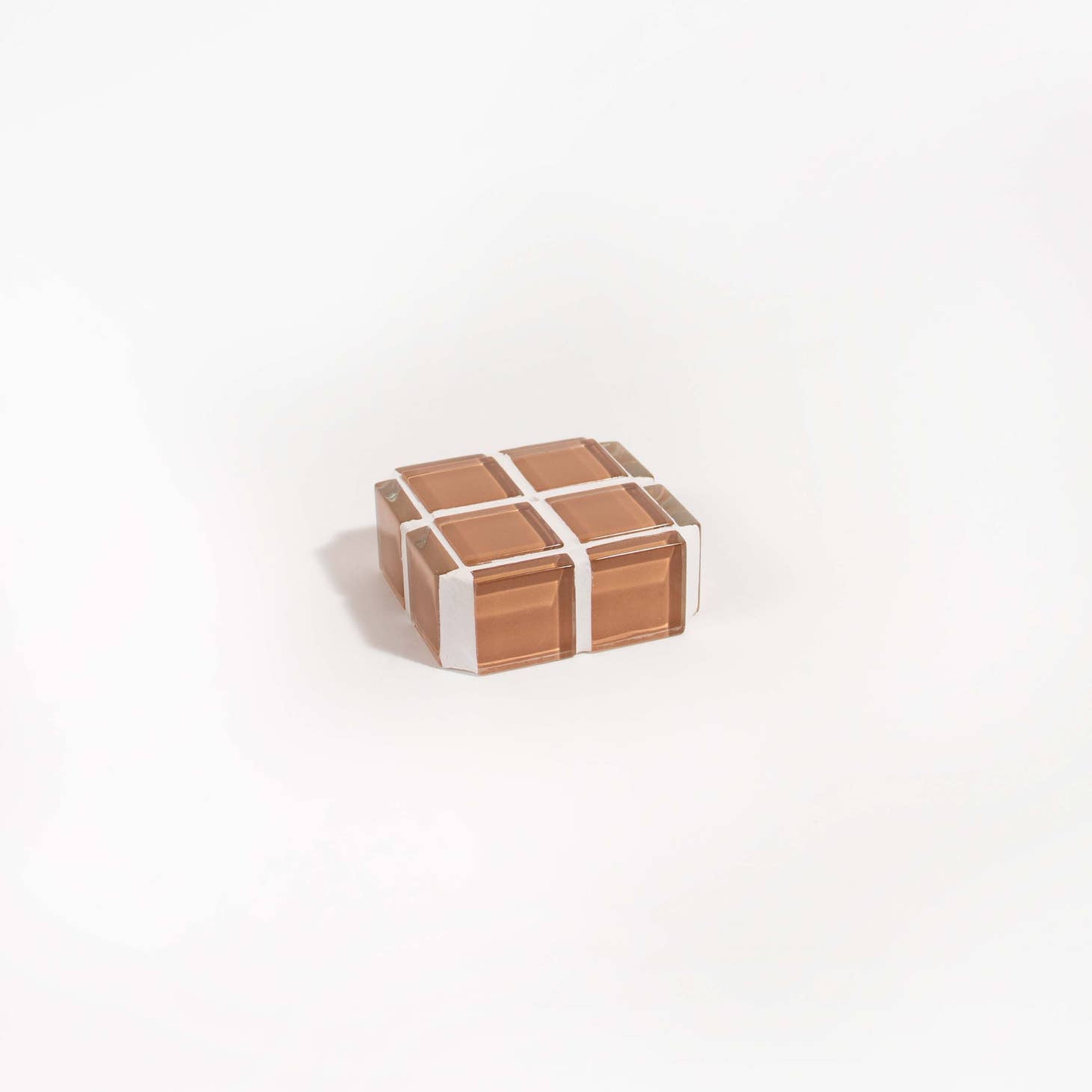 Rest your incense in this glass-tiled cube. This modern & minimal design offers an elevated way to indulge yourself in your favorite incense. For days finding your inner peace.