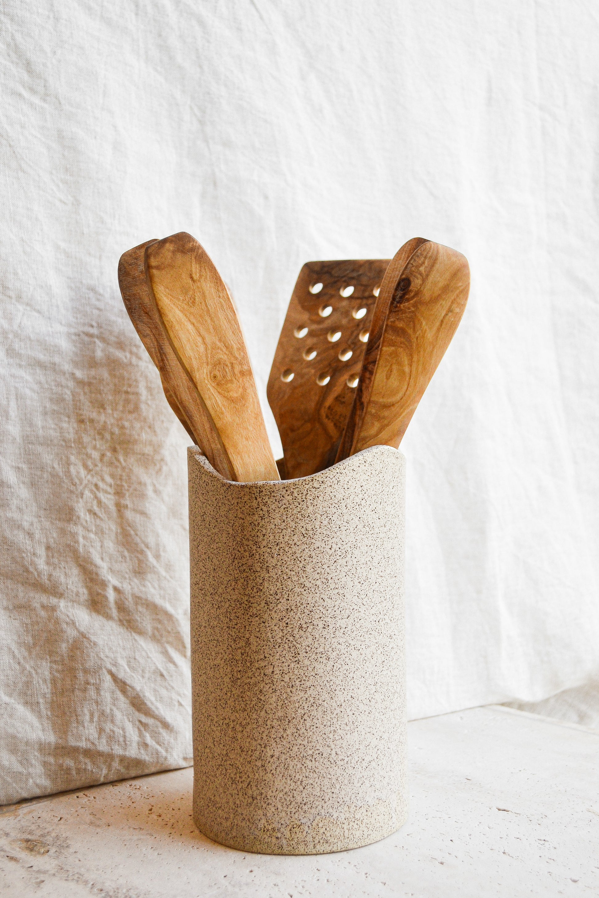 The Swell Utensil Holder makes itself at home in any and every kitchen. Designed to match the countertop and backsplash of your choice, the Swell is the ideal place for your favorite utensils. Handmade in Brooklyn, NY.